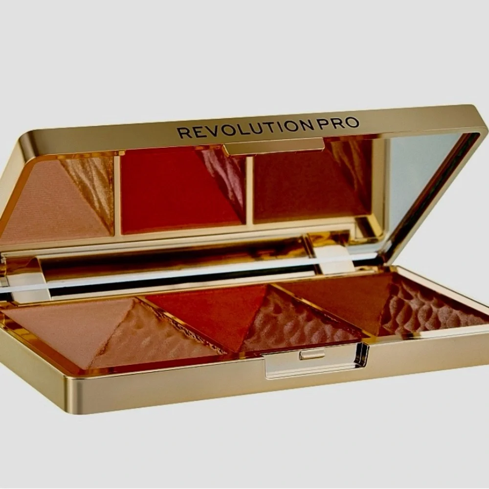 Revolution Pro ~ Blush, Contour, & Bronzer Palette | Tan, Pink, Brown